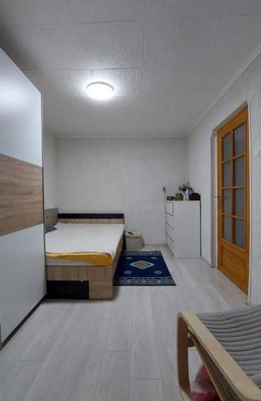 Casă cu 5 camere cu Teren 180 Mp în Republicii