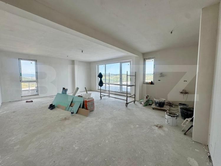 Penthouse cu 3 camere decomandat în Florești