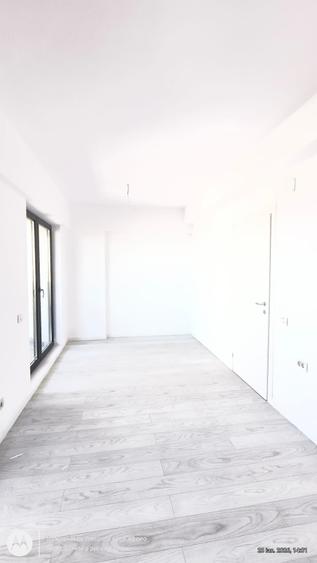 Apartament cu 5 camere decomandat în Fundeni
