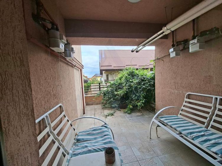 Apartament cu 3 camere decomandat, mobilat în Calea Dumbrăvii