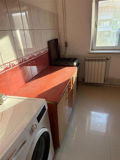 Apartament cu 3 camere semidecomandat în Ultracentral