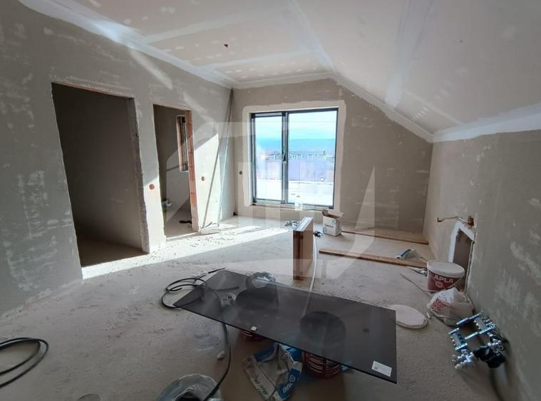 Duplex cu 4 camere cu Canalizare în Dâmbul Rotund