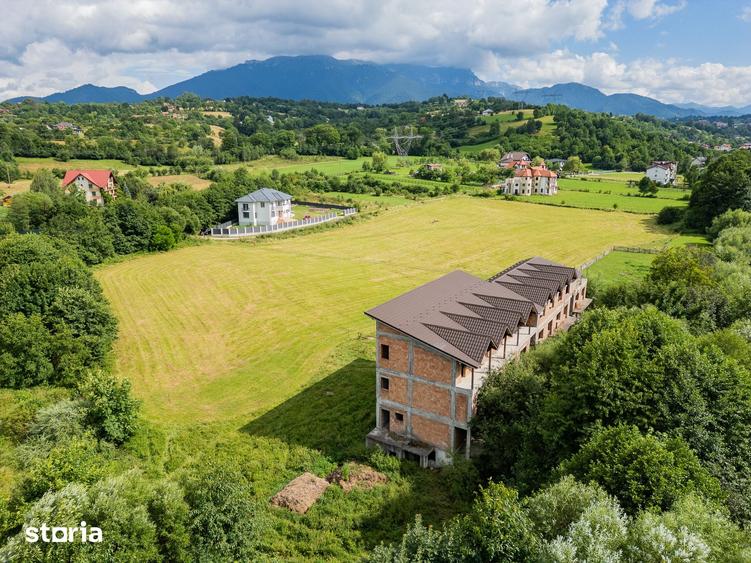 Casă cu Teren 2000 Mp în Central