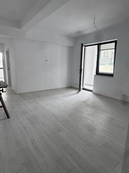 Apartament cu 2 camere semidecomandat în Ostroveni