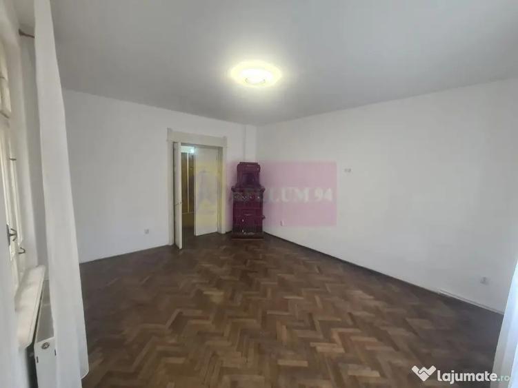 Casă cu 3 camere cu Teren 247 Mp în Central