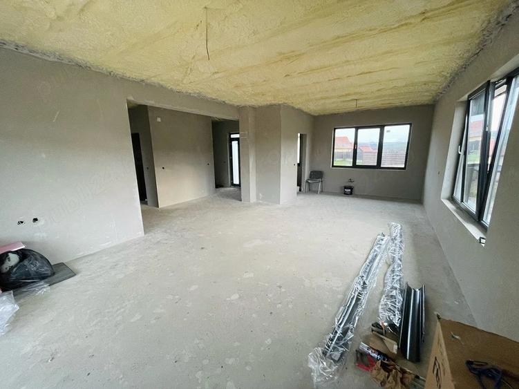Casă cu Teren 1000 Mp în Moriști