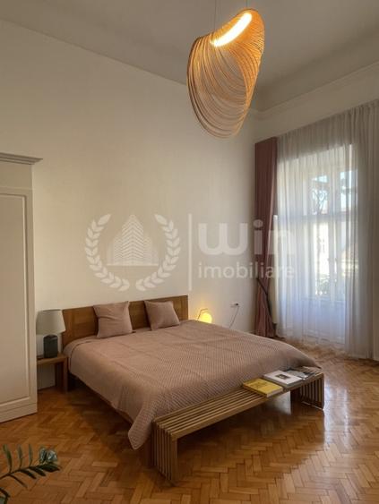 Apartament cu 4 camere semidecomandat, mobilat în Central