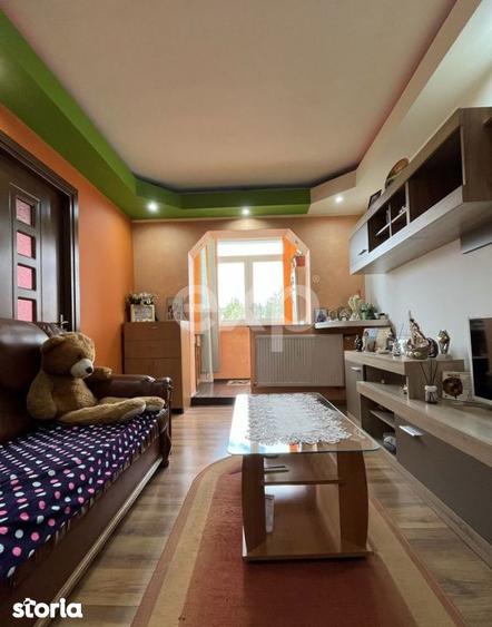 Apartament cu 2 camere semidecomandat, mobilat în Războieni