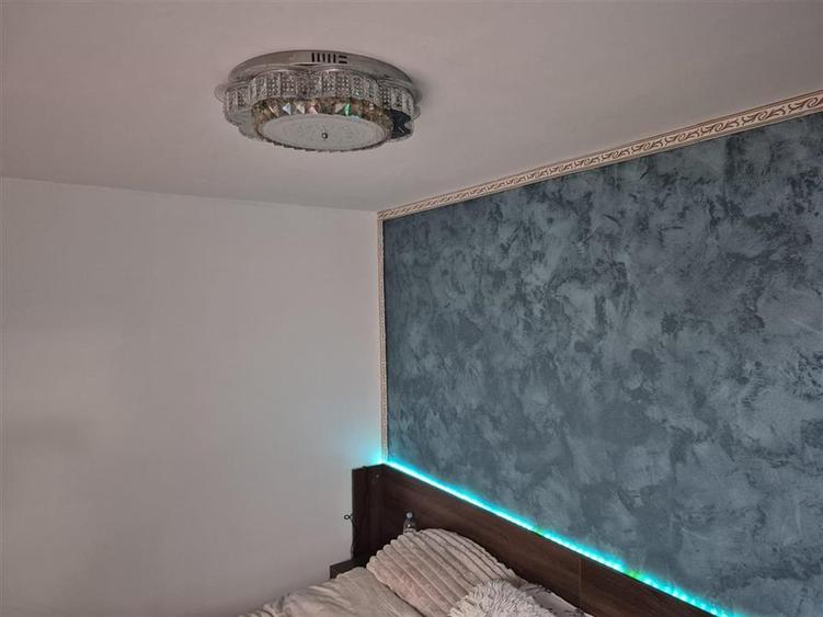 Apartament cu 3 camere semidecomandat, mobilat în Berceni
