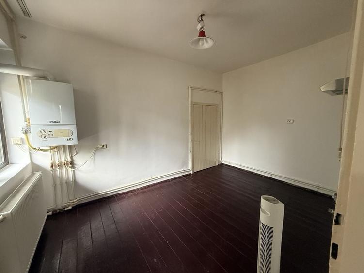 Casă cu 2 camere cu Teren 350 Mp în Bartolomeu