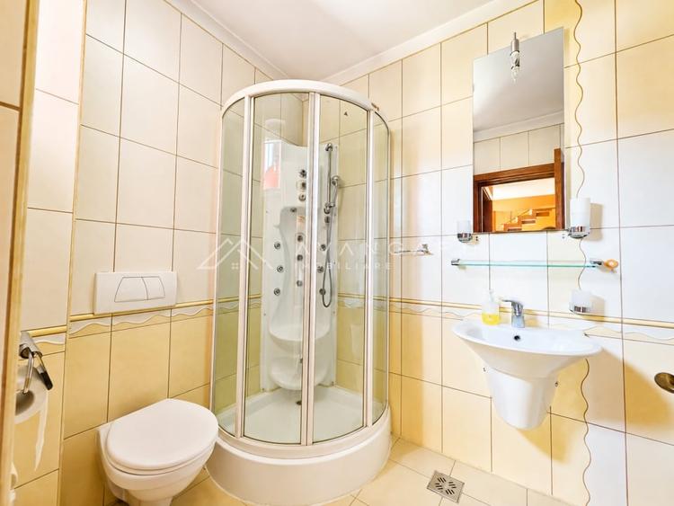 Casă individuală cu 3 camere cu Canalizare în Europa