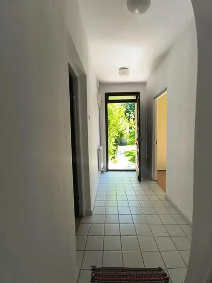 Apartament cu 6 camere decomandat în Domenii