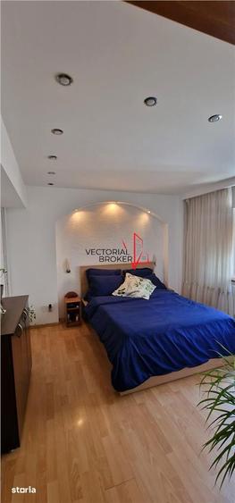 Apartament cu 3 camere decomandat, mobilat în Tei