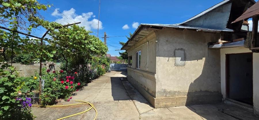 Casă individuală cu 3 camere cu Canalizare în Poienarii Vechi