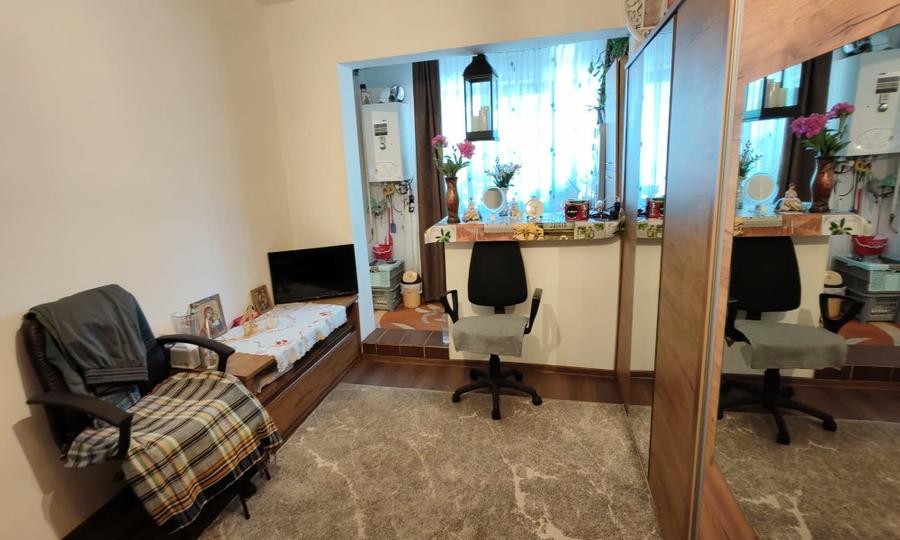 Garsonieră decomandată în Micro 14