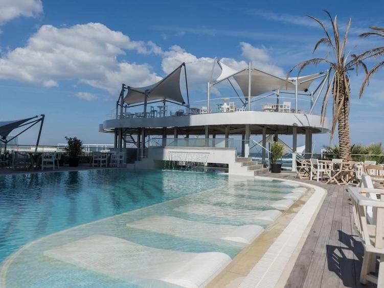 Cel mai mic pret din White Tower | Studio cu vedere la mare langa Loft - 4