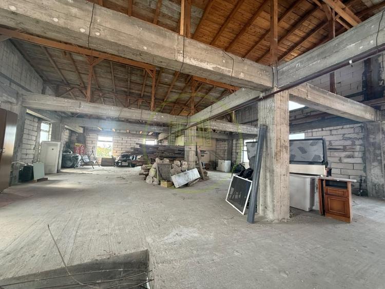 Spațiu comercial, de 683.10998535156 mp, în Central