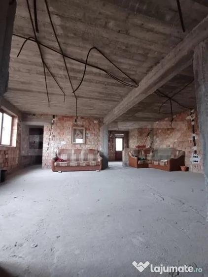 Casă cu 1 camere cu Teren 1800 Mp în Câmpia Turzii