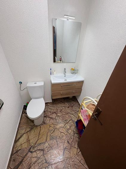 Apartament cu 4 camere decomandat în P-ța Unirii