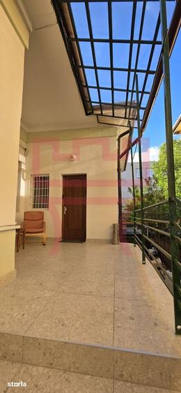 Apartament cu 5 camere în Central