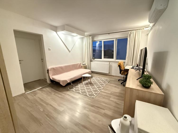 Apartament cu 2 camere semidecomandat, mobilat în Complex Studențesc