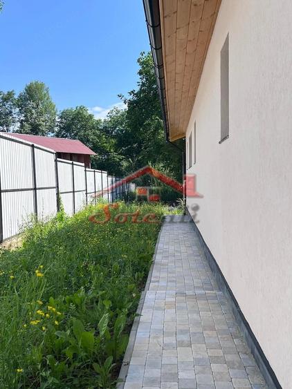 Casă cu 6 camere cu Teren 1030 Mp în Central