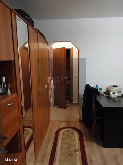 Apartament cu 2 camere semidecomandat în Giurgiului