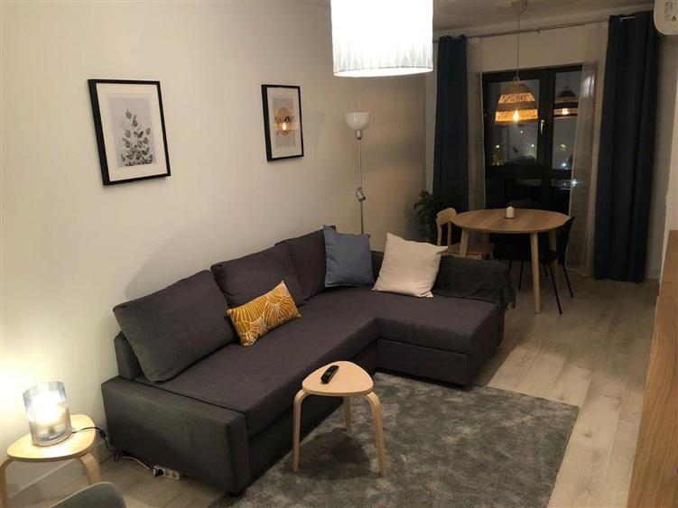 Apartament cu 2 camere decomandat, mobilat în Central