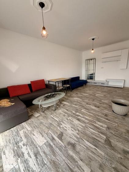 Apartament cu 2 camere decomandat în Ghiroda