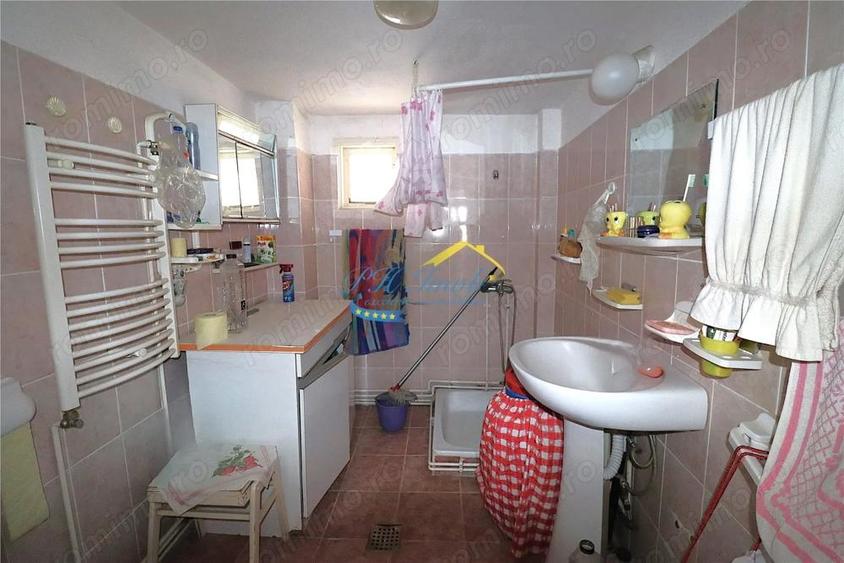 Apartament cu 3 camere în Podul Vadului