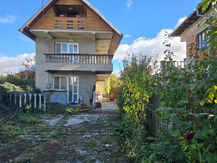 Casă cu 4 camere în Trivale