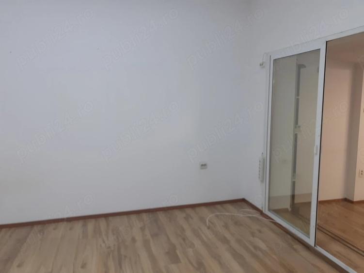 Apartament cu 2 camere decomandat în P-ța Victoriei