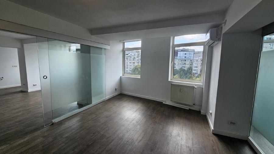 Apartament cu 4 camere decomandat în Decebal