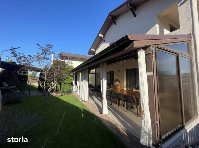 Casă cu 6 camere cu Teren 500 Mp în Central