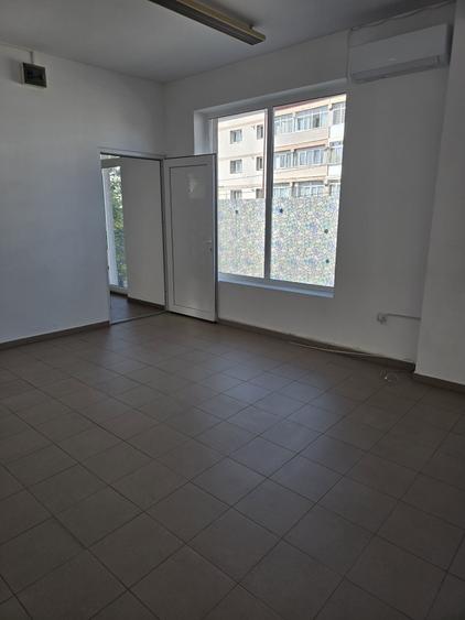 Spațiu comercial, de 60 mp, în Central