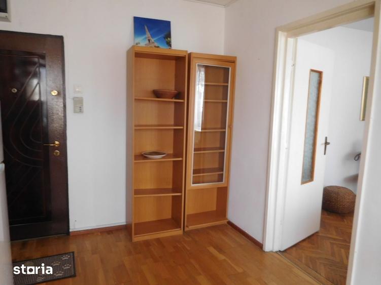 Apartament cu 3 camere în Plopilor
