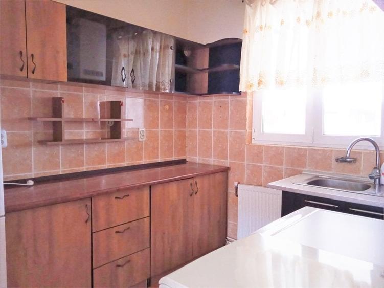 Apartament cu 3 camere semidecomandat în Șelimbăr