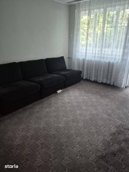 Apartament cu 4 camere semidecomandat în Militari