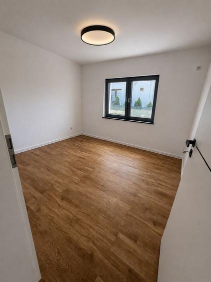 Casă cu 4 camere în Clinceni