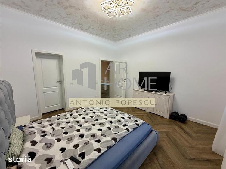 Casă cu 5 camere cu Teren 300 Mp în Târgșoru Vechi