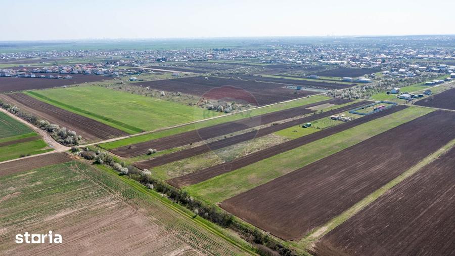 Teren de 500 mp, în Săbăreni