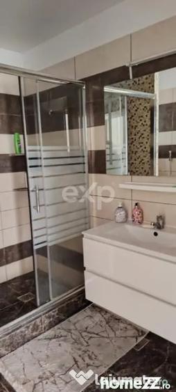 Casă cu 7 camere cu Teren 450 Mp în Central