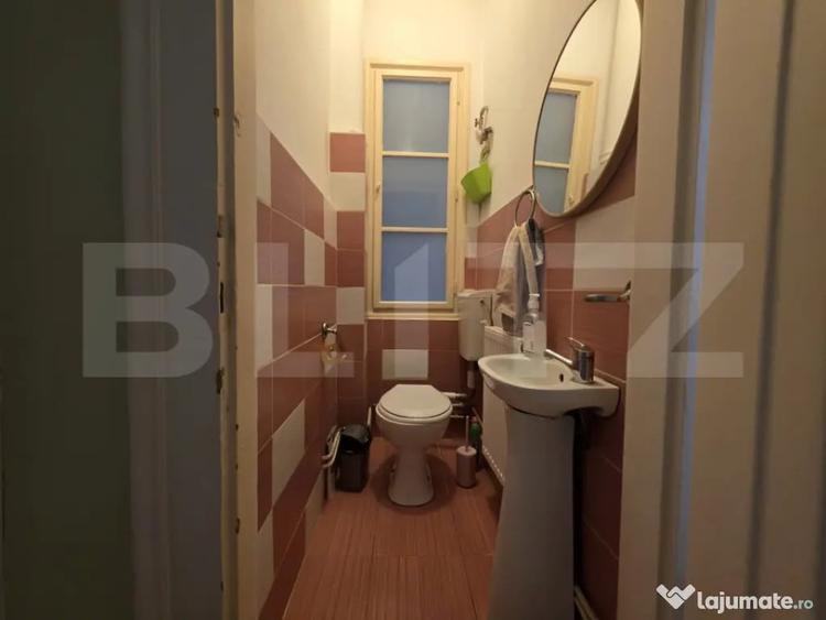 Apartament cu 3 camere semidecomandat în Central