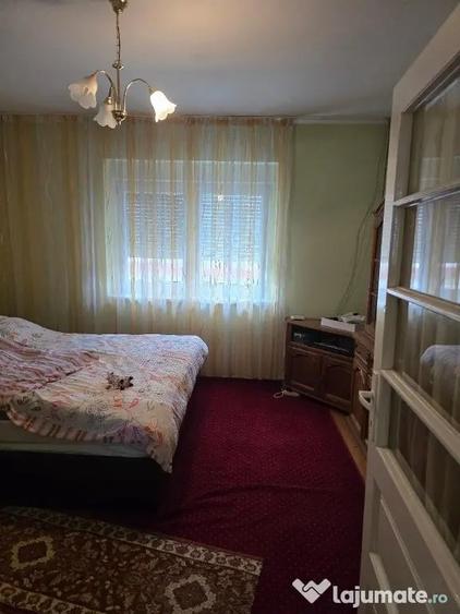 Casă cu 5 camere cu Teren 3040 Mp în Tămășeu
