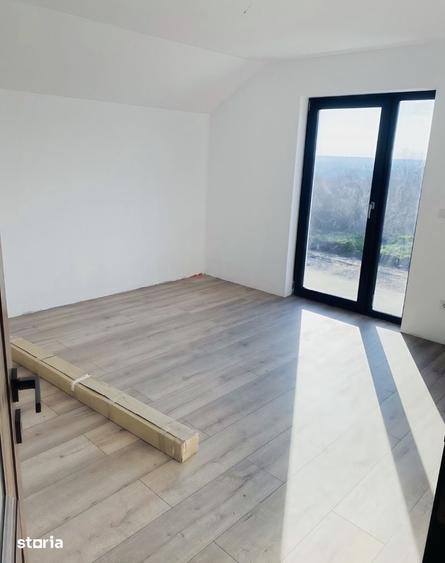 Casă cu 3 camere cu Teren 320 Mp în Cârcea