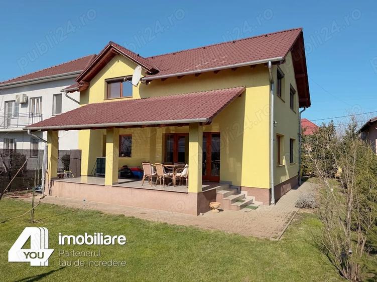 Casă cu 7 camere cu Teren 500 Mp în Aradul Nou