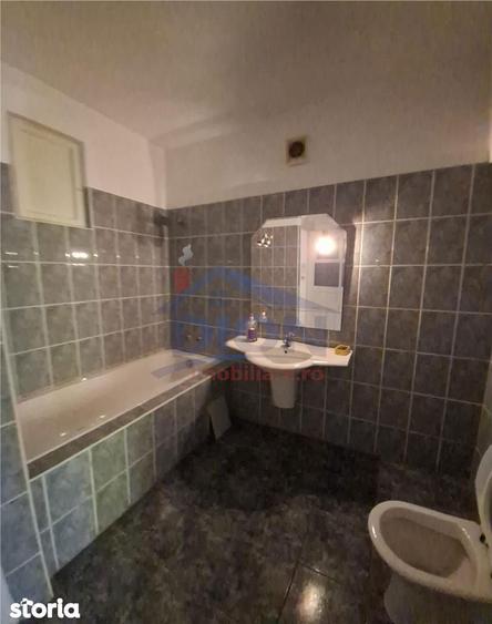 Casă cu 4 camere cu Canalizare în Iancului