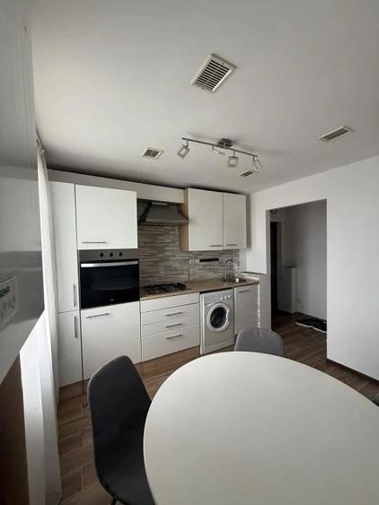 Apartament cu 3 camere semidecomandat în Semicentral