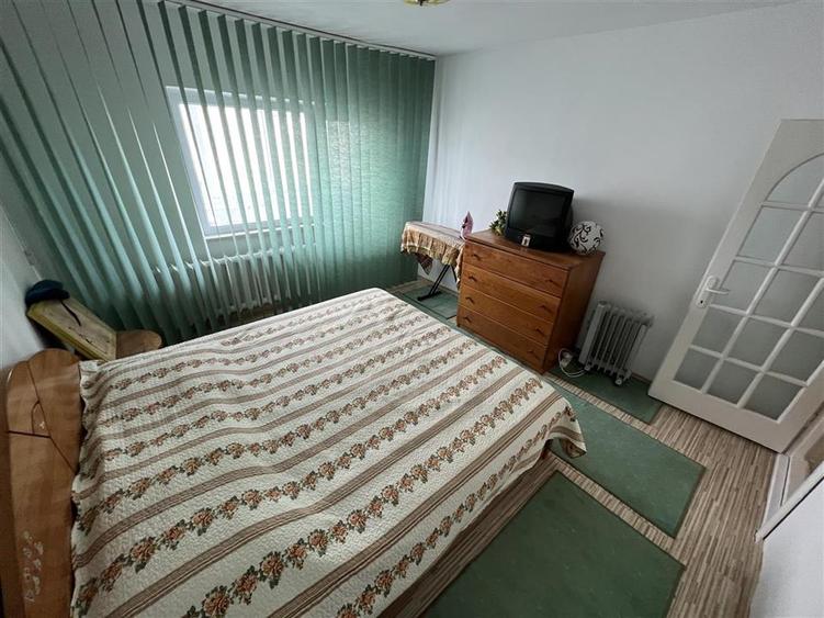 Apartament 3 camere, etaj 3, zona Finante- Km0 - 4