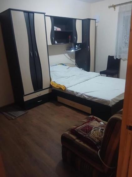 Apartament cu 3 camere în Baba Novac